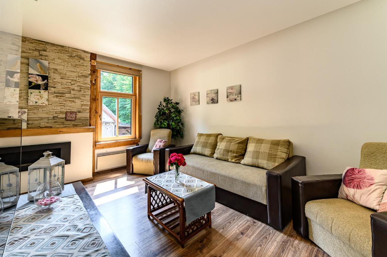 Holiday Apartment With Terrace Лиепая Экстерьер фото