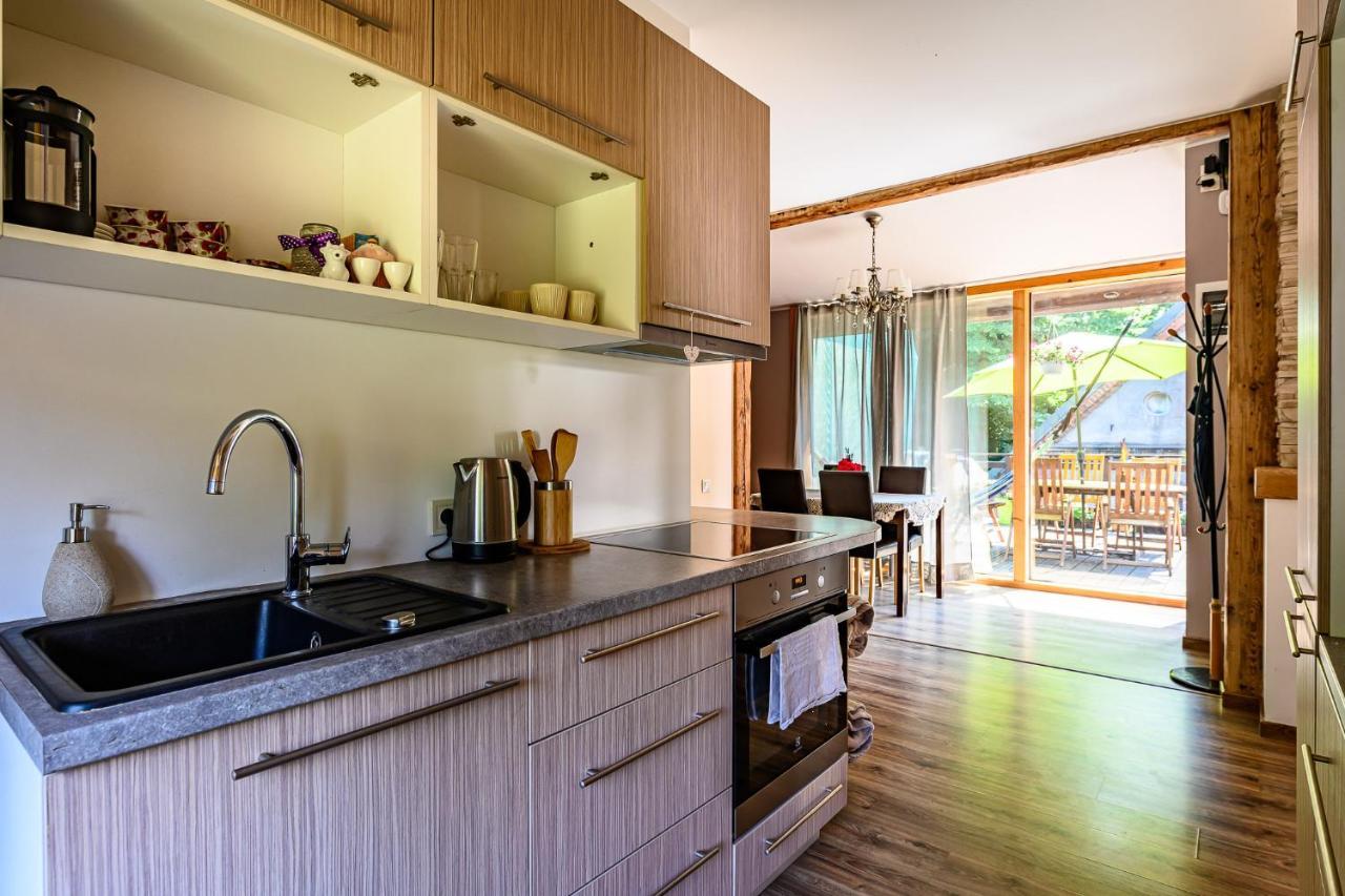 Holiday Apartment With Terrace Лиепая Экстерьер фото